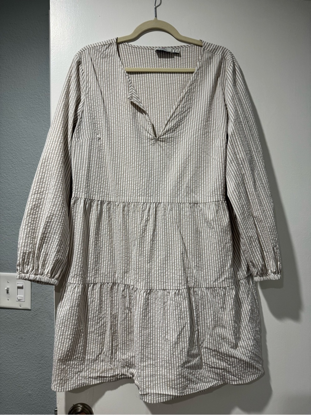 Vineyard Vines Cream and White Striped Tiered Long-Sleeve Dress